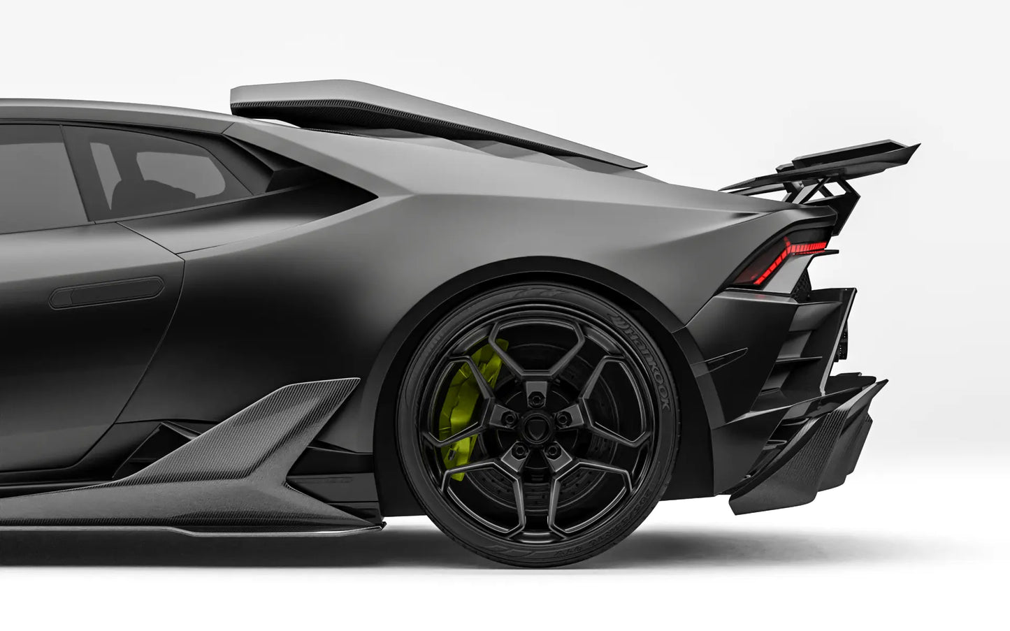 ZACOE Lamborghini Huracan EVO carbon fiber rear diffuser detail