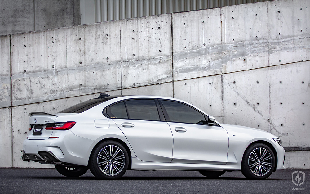 Carbon fiber side skirt installed on BMW G20 320i Sedan