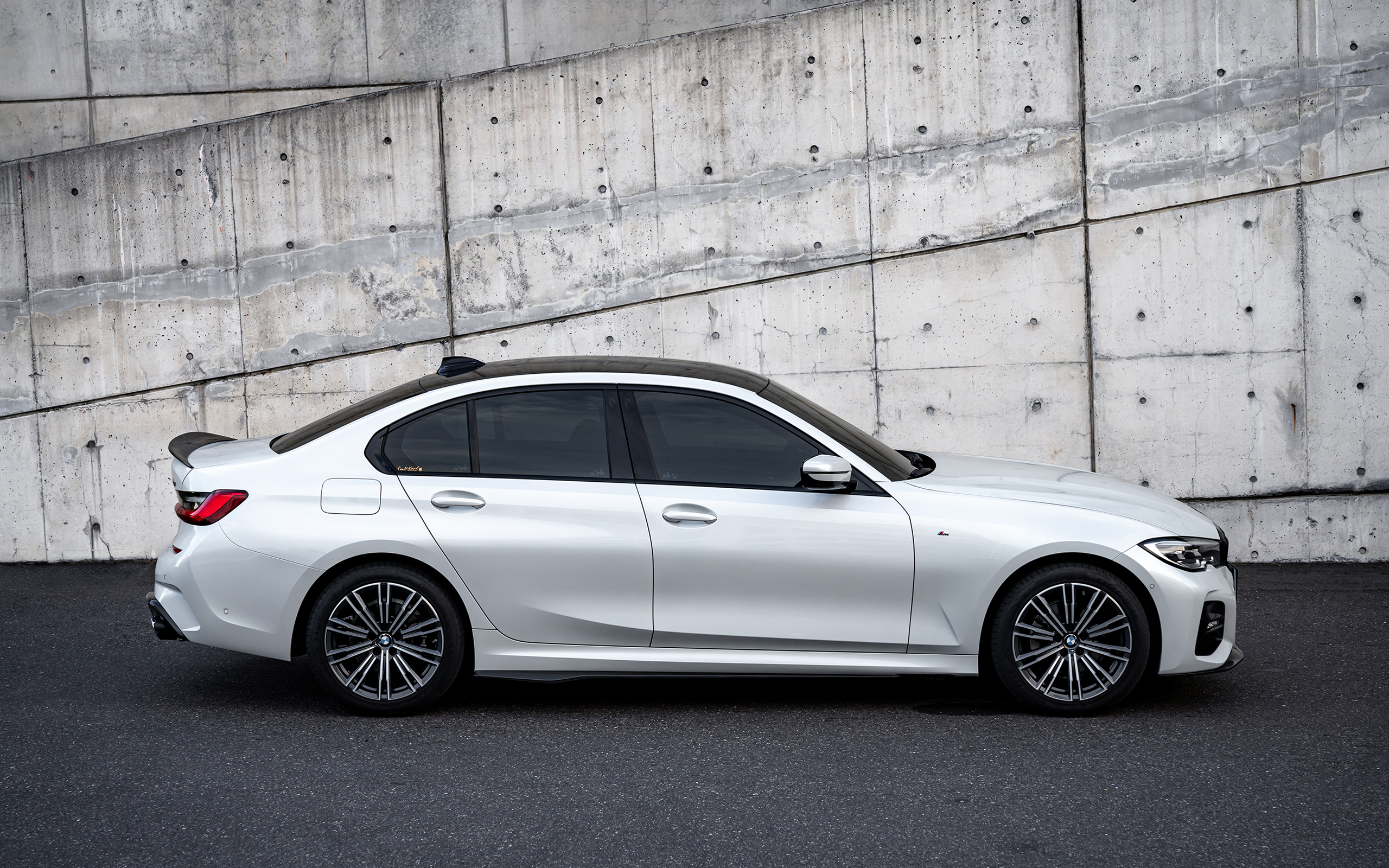 BMW 330i with bodykit by ZACOE