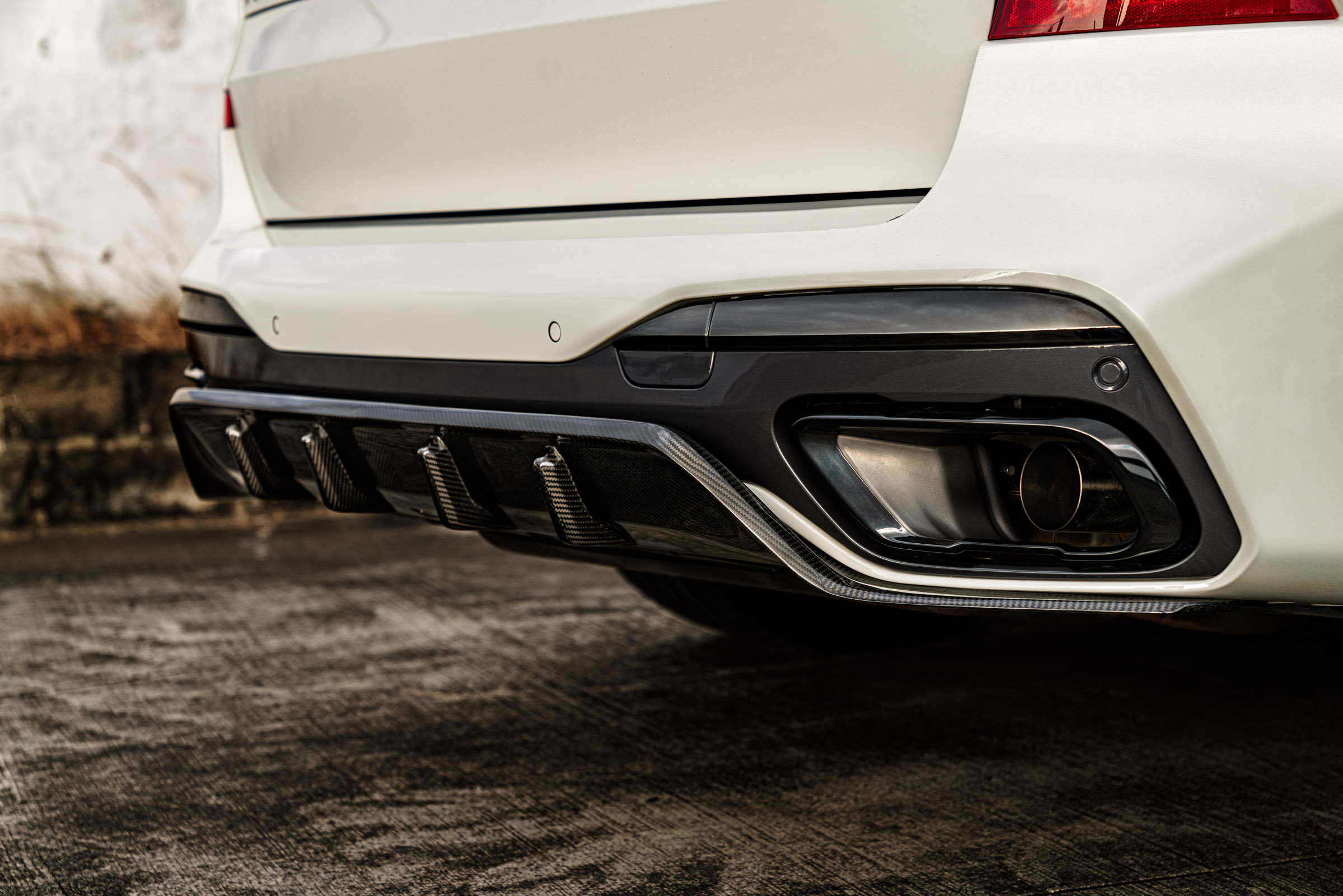 BMW X7 with bodykit by ZACOE