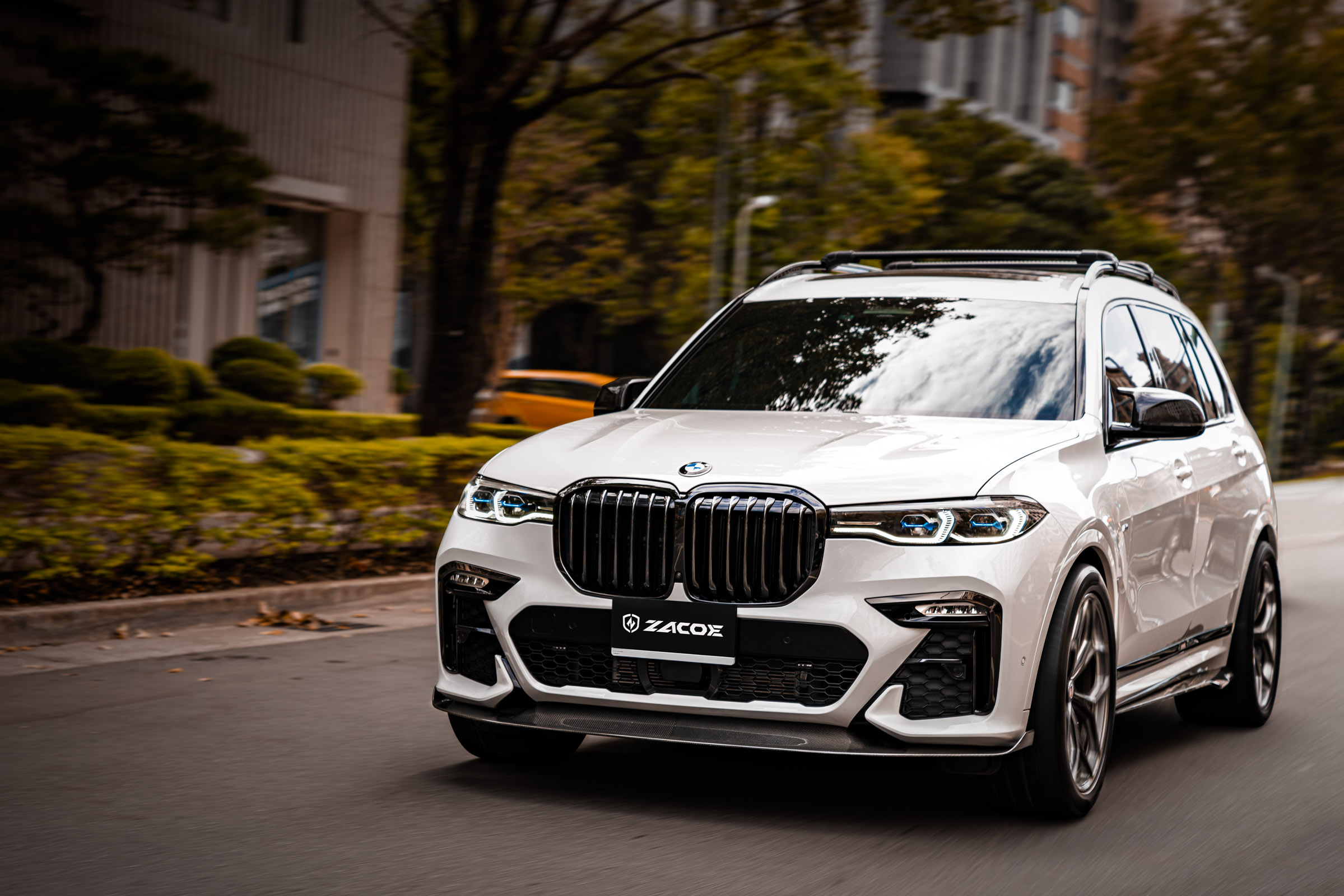 BMW X7 with bodykit by ZACOE
